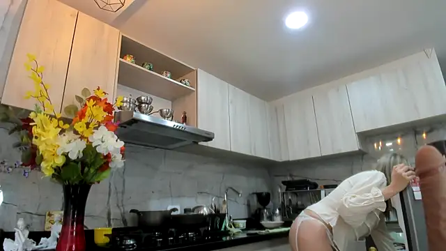 ashleymilf 1 online show from April 22, 3:53 pm