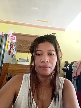 wildlavender69 online show from May 2, 1:09 am