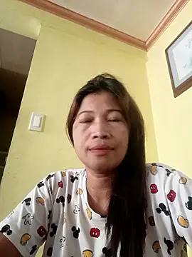 wildlavender69 online show from April 29, 5:32 am