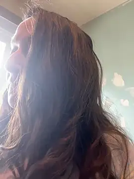 Mini And The Bear online show from April 23, 5:15 pm