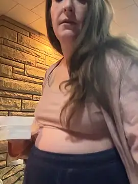 Mini And The Bear online show from April 4, 5:12 pm