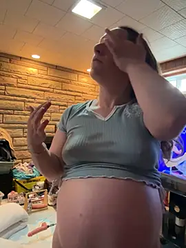 Mini And The Bear online show from April 25, 5:10 pm