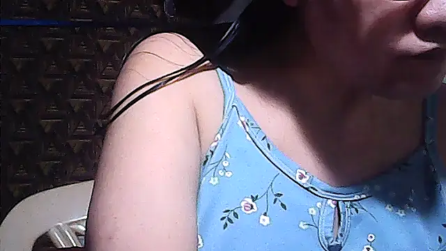 sweetsosie18 online show from April 25, 1:03 pm