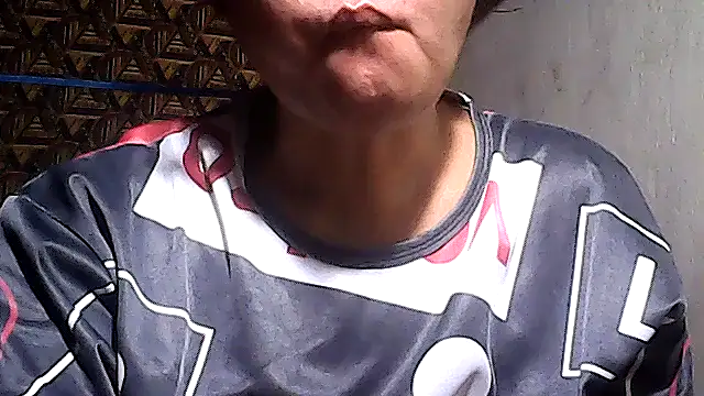 sweetsosie18 online show from December 18, 5:01 am