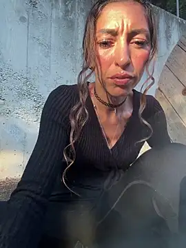 Amani thewolf online show from April 25, 5:10 pm