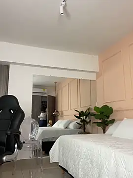 ROSE  15 online show from February 14, 12:07 pm