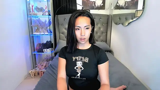 reighnempress online show from March 27, 4:58 am