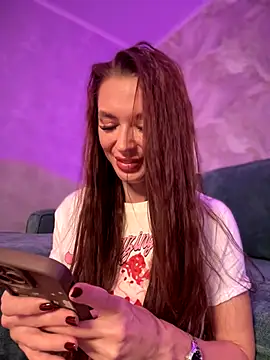 Emma Catt online show from November 5, 3:45 am