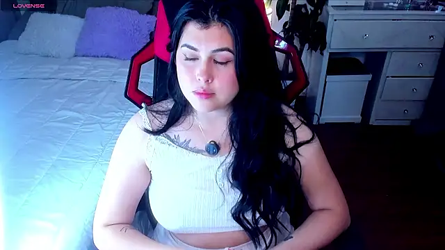 Alyaa s online show from February 21, 9:37 pm