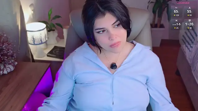 Alyaa s online show from April 26, 7:22 pm