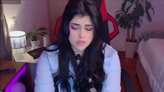 Alyaa s online show from April 20, 12:35 am