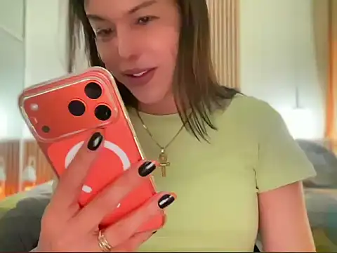Snapshot of seductiveSophiaGoddess chatting on October 21, 12:03 am seductiveSophiaGoddess online show from October 21, 12:03 am