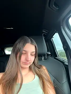 DoriDeluxe66 online show from September 23, 1:09 pm