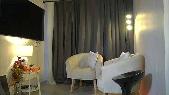 Snapshot of kendall_ruiz chatting on October 20, 10:46 pm kendall ruiz online show from October 20, 10:46 pm
