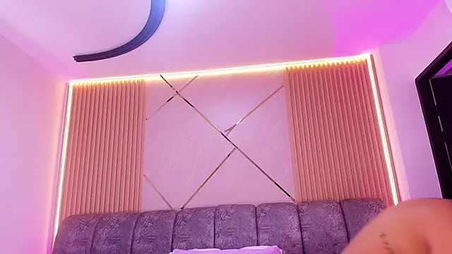 naia blessed online show from April 24, 7:27 pm