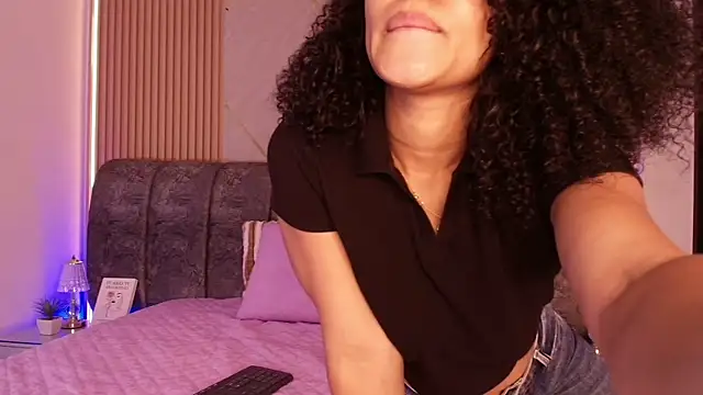 naia blessed online show from April 25, 7:11 pm