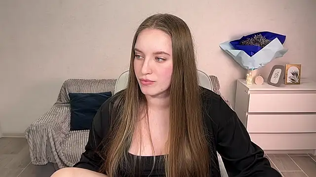 Snapshot of EvaMaddison chatting on September 15, 8:49 pm EvaMaddison online show from September 15, 8:49 pm