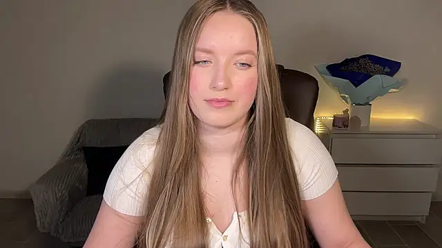 EvaMaddison online show from April 25, 7:33 pm