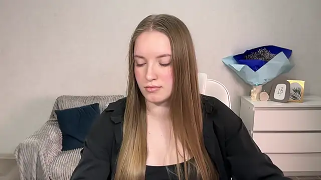 Snapshot of EvaMaddison chatting on September 19, 7:13 pm EvaMaddison online show from September 19, 7:13 pm