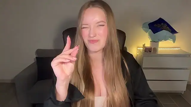 EvaMaddison online show from July 26, 11:01 pm