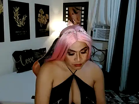 Snapshot of UrhotGoddess chatting on September 18, 12:58 pm UrhotGoddess online show from September 18, 12:58 pm