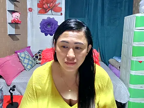 Ugly Filipina online show from March 10, 10:36 pm