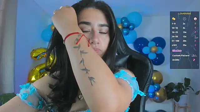 annadu011 online show from April 15, 2:28 pm