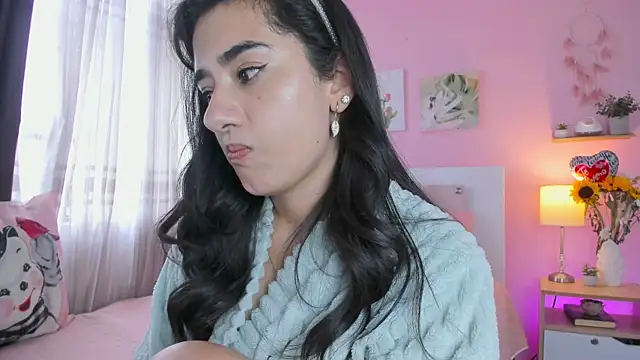 annadu011 online show from September 26, 4:59 pm