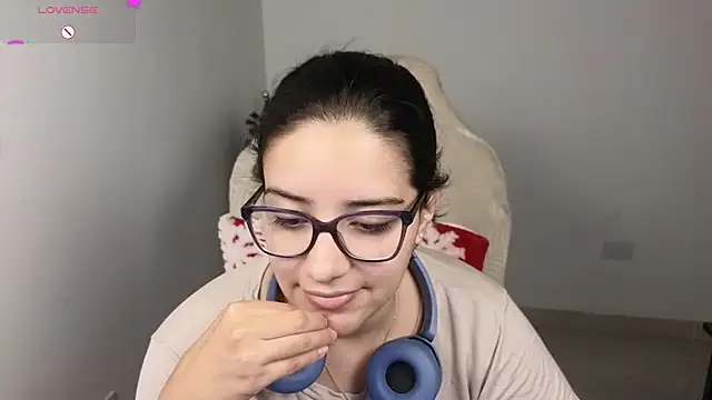 blue  moon  online show from December 15, 4:18 am