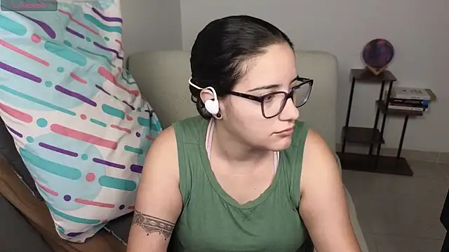 blue  moon  online show from April 28, 7:56 am