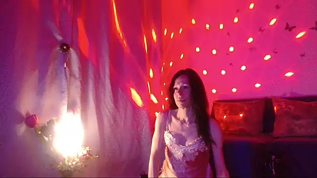 ElysaSun online show from April 21, 6:04 pm