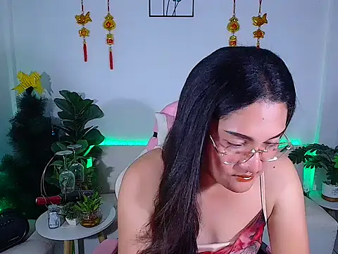 plysaithailand online show from April 1, 8:15 am