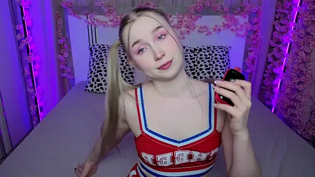 LilyStarlight online show from May 7, 4:28 am