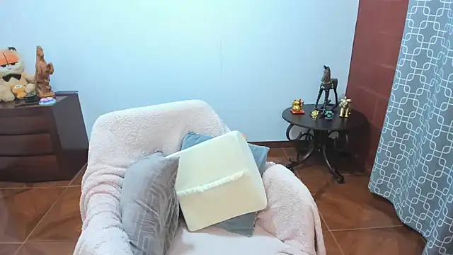 lusciousxxx online show from April 28, 12:31 pm