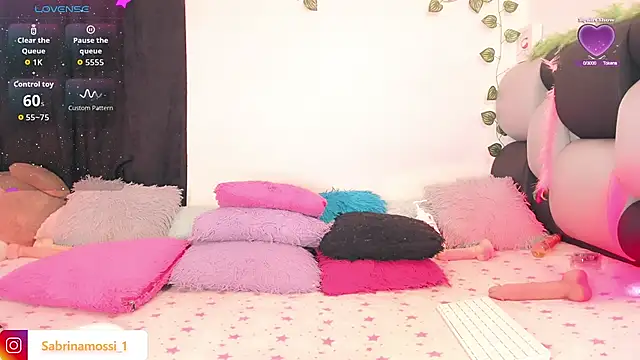 sabrinamossii online show from June 12, 8:17 pm