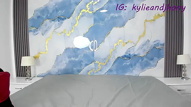 Snapshot of Kylieandjhonny chatting on October 1, 7:19 pm Kylieandjhonny online show from October 1, 7:19 pm