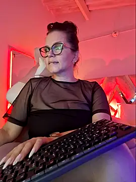 Snapshot of MariaPau_83 chatting on October 19, 1:18 am MariaPau 83 online show from October 19, 1:18 am