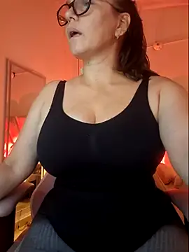 Snapshot of MariaPau_83 chatting on October 18, 12:25 am MariaPau 83 online show from October 18, 12:25 am