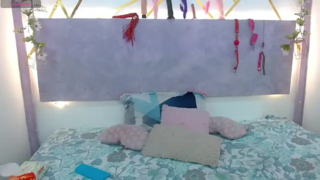 Sweetcristin online show from September 16, 3:03 am