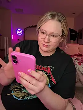 PiggyRose online show from March 25, 12:27 am