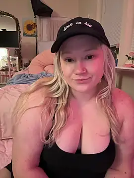 PiggyRose online show from November 6, 10:48 pm