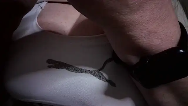 AnnyelinnaLove online show from December 1, 10:45 pm