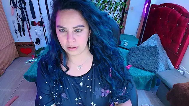 Snapshot of elektra_32 chatting on October 19, 7:10 am elektra 32 online show from October 19, 7:10 am