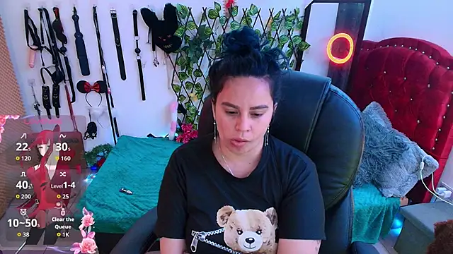 Snapshot of elektra_32 chatting on October 15, 5:21 am elektra 32 online show from October 15, 5:21 am