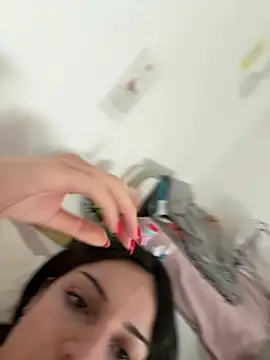 Prettylilgirll online show from May 23, 3:43 pm