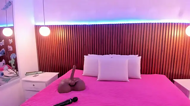 Snapshot of sofia_castrillon chatting on October 12, 12:29 pm sofia castrillon online show from October 12, 12:29 pm