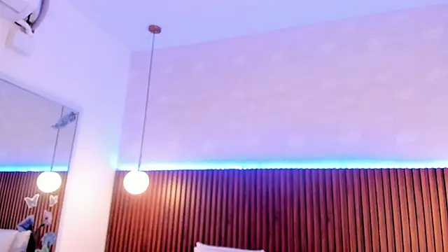 Snapshot of sofia_castrillon chatting on September 20, 1:09 pm sofia castrillon online show from September 20, 1:09 pm