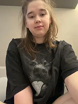 HornyGirlH online show from March 19, 4:50 am