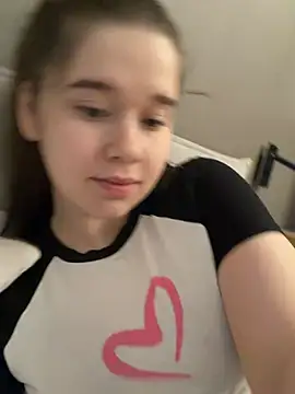 HornyGirlH online show from April 26, 3:15 am