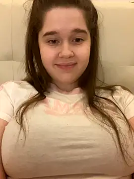 Snapshot of HornyGirlH chatting on October 5, 10:48 pm HornyGirlH online show from October 5, 10:48 pm